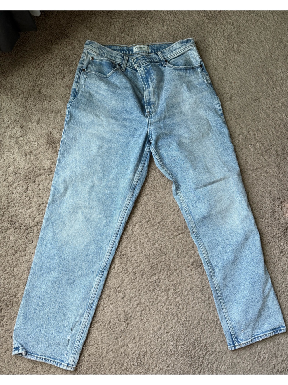 Abercrombie & Fitch Light Wash Women’s Straight-Leg Jeans